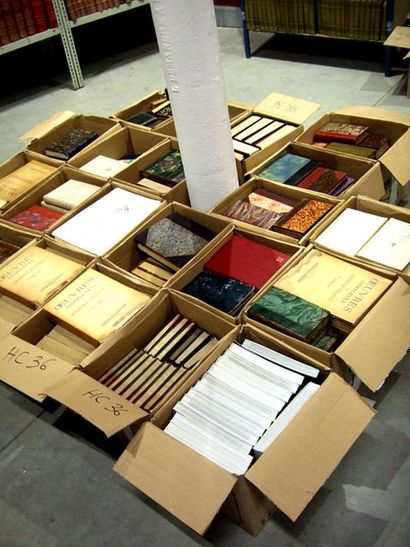 null HC 36 Ensemble de 22 cartons contenant divers ouvrages reliés et brochés XIXe...