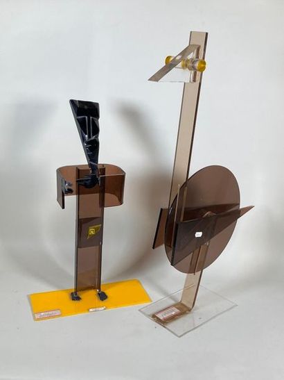 null LAPARRA Pierre (1920-2003) deux sujets en plexiglax "Oiseau" H: 70 cm et "Personnage"...