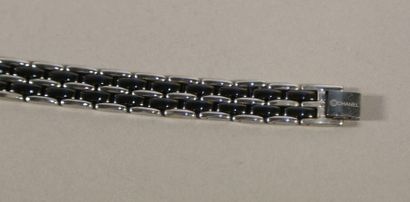 null CHANEL, bracelet modèle Ultra en acier et céramique noire - L. 20 cm Quelques...