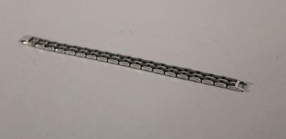 null CHANEL, bracelet modèle Ultra en acier et céramique noire - L. 20 cm Quelques...