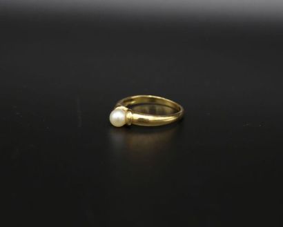 null Bague en or jaune 750 millièmes orné d'une perle - Poids brut : 3.3 g / tdd...