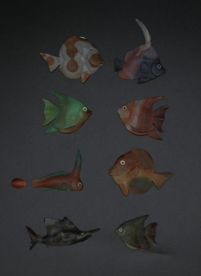 null Ensemble de huit poissons sculptés en plaquettes de quartz - différentes variétés...