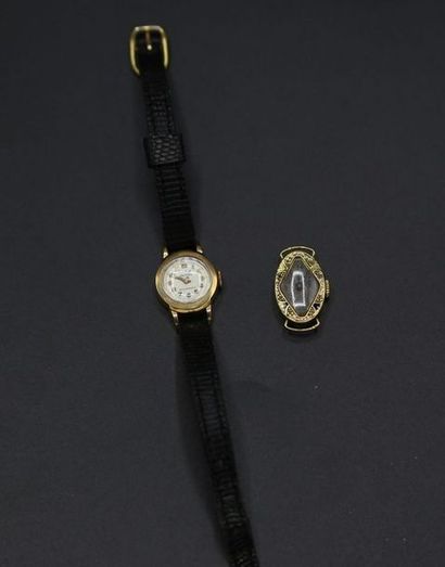 null Boitier de montre en or jaune (750) avec bracelet cuir. On joint un boitier...