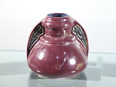 null Vase en céramique bordeaux de style Art Déco à décor argenté de fleurs - H....