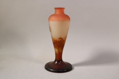 null Etablissements Gallé, vase balustre, style pied de lampe en verre multicouche...