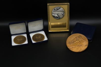 null Médaille finaliste du tournoi de la réussite 1987 en bronze gravé par Hélène...