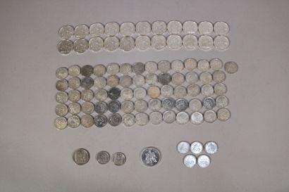null Ensemble de pièces en argent : 

66 pièces de 5FR 

1 pièce de 50FR 1878

22...