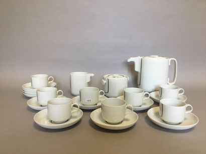 null Marc HELD (1932) pour la manufacture COQUET à Limoges : Service à café en porcelaine...