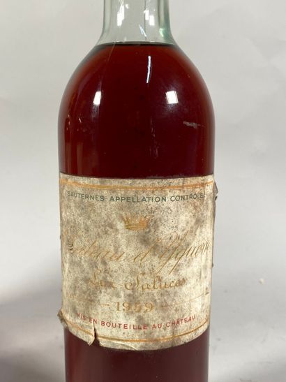 null 1 blle Ch. YQUEM Sauternes 1959 - haute-épaule, étiquette sale