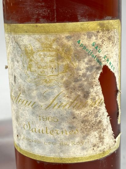 null 1 blle Ch. SUDUIRAUT Sauternes 1965 - Mi-épaule, étiquette sale et déchirée