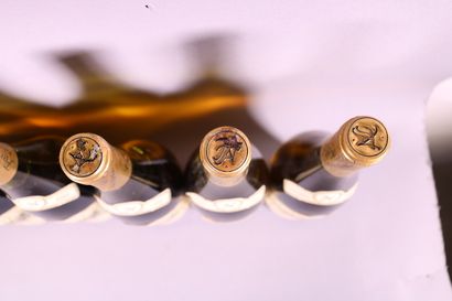 null 6 blles FARNIENTE Napa Valley Chardonnay 1993 bon niveau, 1 bouteille fuit