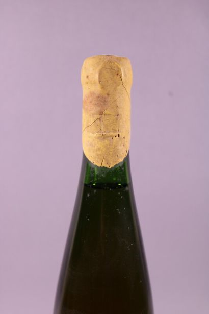 null 1 blle MUSCAT Vendanges Tardives Vin d'Alsace 1989 dans le goulot