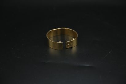 null Bracelet jonc ouvrant en or jaune 750 millièmes. Poinçon hibou. 

38,40 g 

Dimensions...