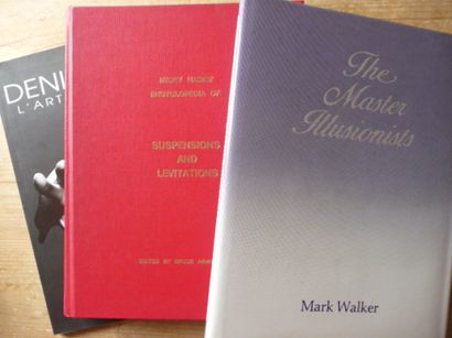 null Lot of 3 books including : The Master Illusionist suspension and levitation...