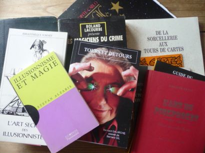 null 1 lot divers livres Magie année 2000 :L'art secret des illusionnistesDe la sorcellerie...