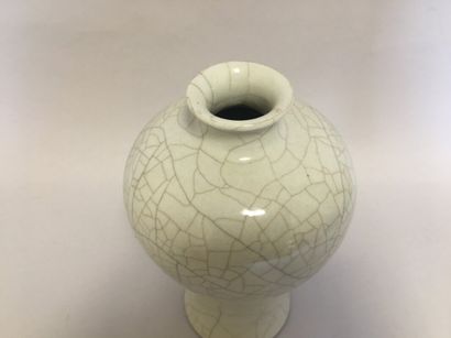 null Vase balustre en porcelaine craquelée beige H.21.5 cm