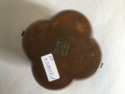 null Hand warmer in bronze - H. 7 cm - L . 9.5 cm
