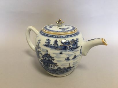 null Blue and white porcelain teapot with landscape decoration - H. 16 cm