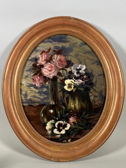 null LARUE Maurice (1861-1935), "Bouquets aux pensées" huile sur panneau en médaillon...
