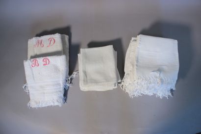 null Ensemble de serviettes de toilette : 3 en éponge monogrammées "MD" et "BD",...