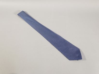 null HERMES, Cravate en soie n°686 OA bleu