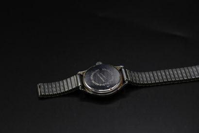 null YEMA, montre bracelet acier modèle Sous-Marine - bracelet acier accidenté