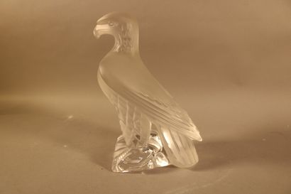 null LALIQUE

AIGLE en cristal poli et patiné, signé Lalique France.

Haut. 24 c...