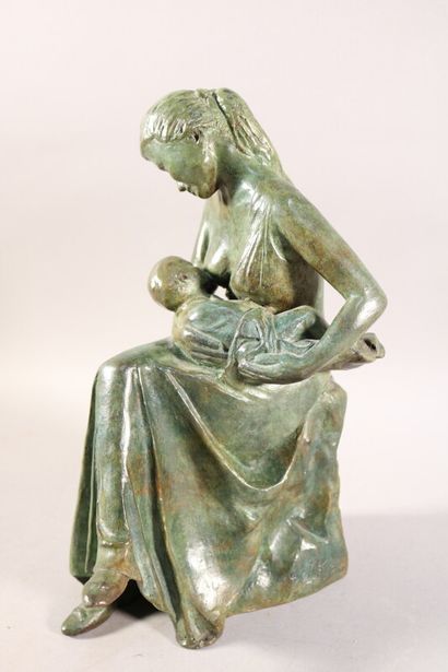 null Claude GOLFIER (1932) - "Maternité" - sujet en bronze patine verte - signé sur...