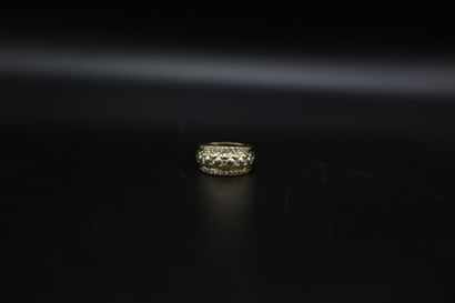 null Bague jonc en or jaune (750) matelassé avec diamants Poids brut : 11.6 g I tdd...