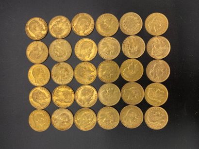 null * Trente pièces de 20 francs or - Napoléon III tête nue x 25 et Napoléon III...