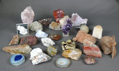 null Set of twenty-seven minerals of collection: amethyst, pink quartz, septaria,...