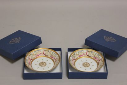 null Limoges par l'Ancienne Manufacture Royale : deux sous-tasses en porcelaine,...