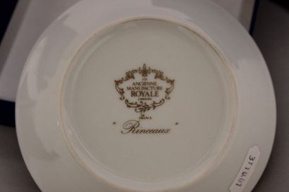 null Limoges par l'Ancienne Manufacture Royale : deux sous-tasses en porcelaine,...