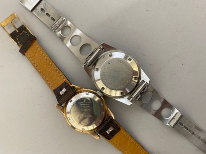 null Réunion de deux montres bracelets :

LIP, Nautic 3, bracelet lip 

BREITLING,...