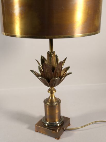 null Maison CHARLES, 

Lampe modèle Agave

bronze doré et laiton 

marqué en creux

H....