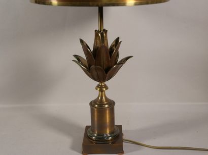 null Maison CHARLES, 

Lampe modèle Agave

bronze doré et laiton 

marqué en creux

H....