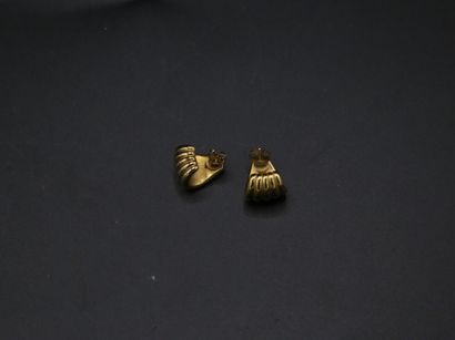 null Paire de boucles d'oreilles en or jaune 3.39 g I 14 x 15 x 15 mm