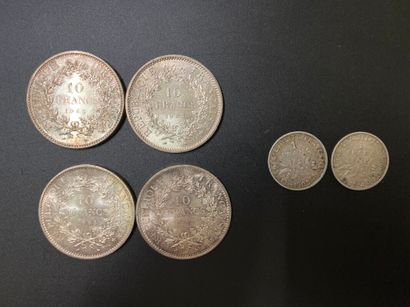 null Quatre pièces de 10 francs en argent 1965 (x3) et 1968 et deux pièces de 1 franc...