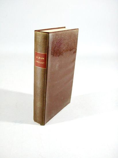 null 193. [La Pléiade]. Album Proust. Paris, Bibliothèque de la Pléiade, NRF, 1965....