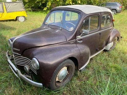 null RENAULT 4CV type R1060 du 01/01/1950, berline 4 portes, découvrable de couleur...