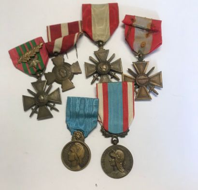 null CAMPAGNES :

6 : Commémorative Afrique du Nord - 2 Croix de Guerre T.O.E.- 1914/1918...