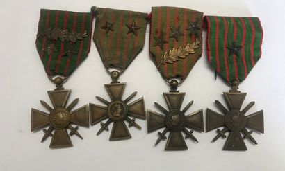 30 1914 - 1918 :

4 croix de Guerre : 1914/1915 - 1914/1916 - 1914/1917 - 1914/1918...