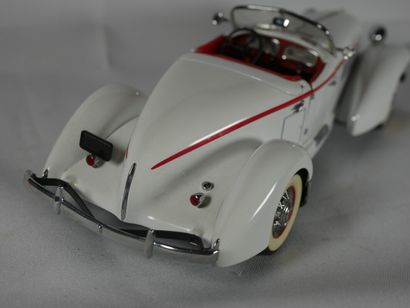 null 1935 auburn boattal speedster - marque Franklin Mint Precision Models - échelle...