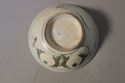 null Bol en porcelaine à décor de fleurs - H 5,5 x Ø.16 cm