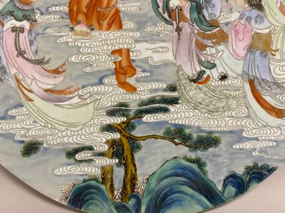 null Chine - Plaque ronde en porcelaine de la Famille rose à décor d'immortel - Ø....