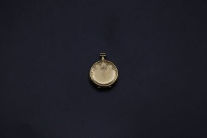 null OMEGA, montre de col en or jaune dos à décor de style Louis XVI - Poids brut...