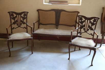 null Canapé et paire de fauteuils Art Nouveau - (accidents et manques)