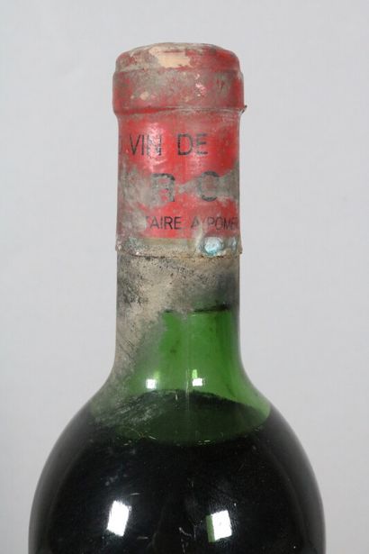null 1 blle Ch. LA CROIX DE GAY Pomerol 1966 - mi-épaule, étiquette sale et capsule...