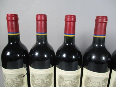 null 8bllesCARRUADES DE LAFITE bon niveau, étiquettes propresPauillac1995