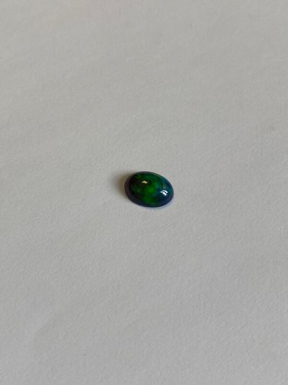 null Cabochon ovale d'opale - 1,25 ct